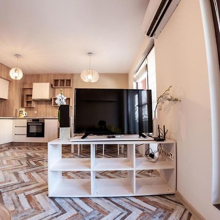Bright 1Bdr Apartment With A Balcony Sofia Exterior photo